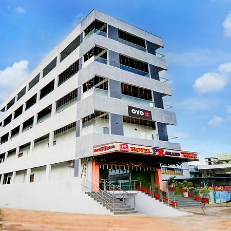 Hotel O Pr Grand Khammam Exterior foto